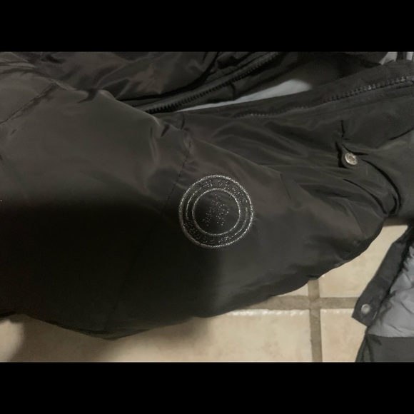 Authentic Gianfranco Ferre girls coat - Picture 4 of 6